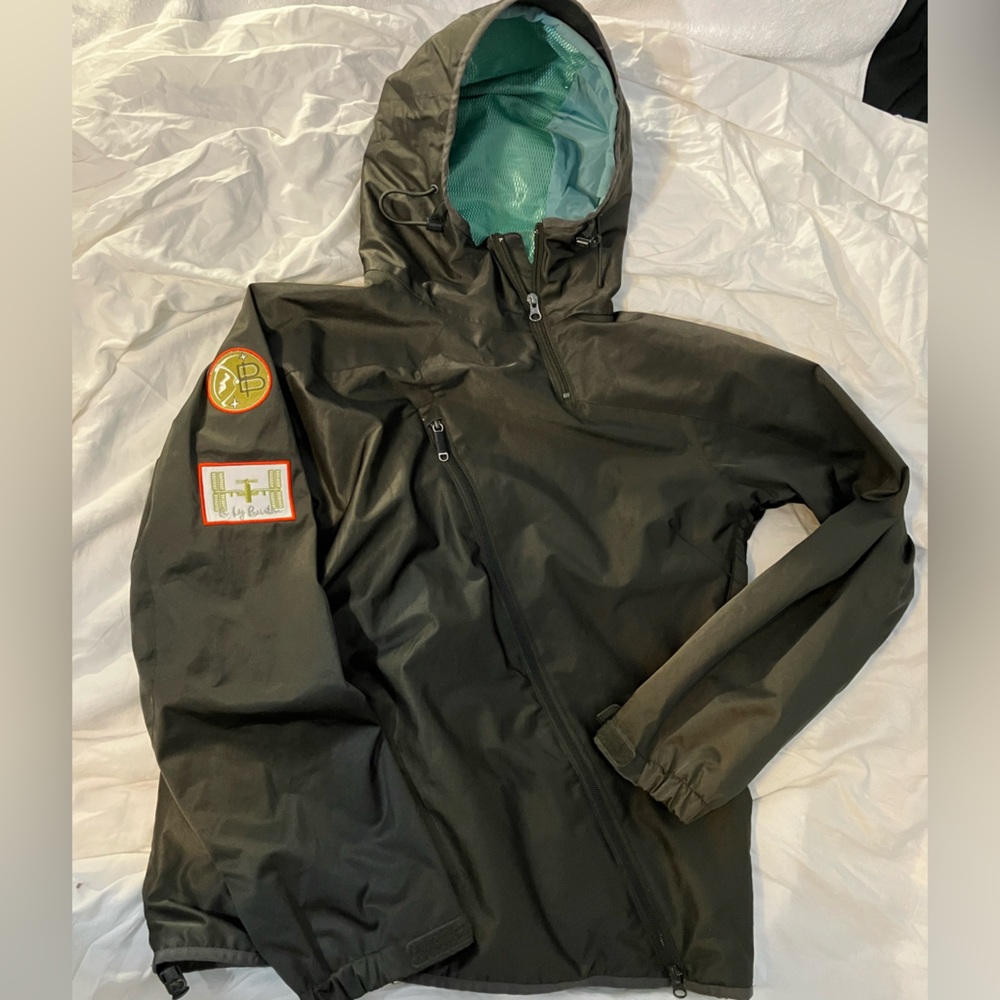 B by Burton Sz M Women’s Snowboarding 🏂 Jacket - Like New Condition
